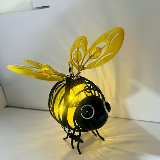 🔥Limited Time £10.99!! ⚡50K+ SOLD!✨🐝Hanging Solar Bee Light – Warm Amber Glow, Flicker-Free, Perfect for Garden Parties, Camping, or Kids’ Rooms – Spread Joy Day and Night 🌞🌜 2